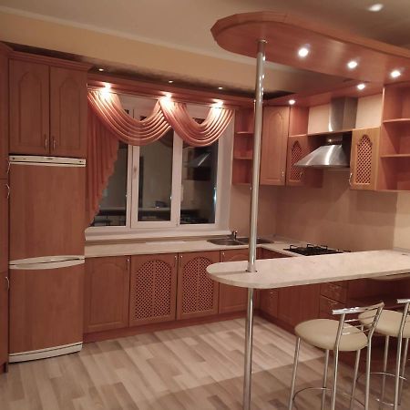 Двухкомнатная квартира с кухней студией Бровары. Экстерьер фото